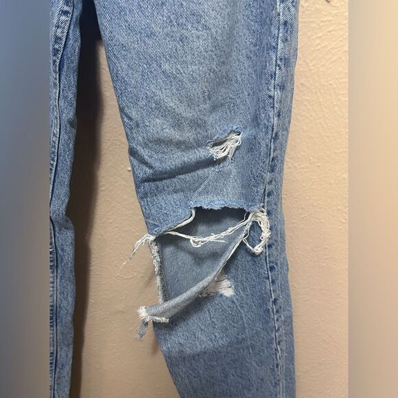 Zara sz 2 ripped Knee Jeans High Waist Distressed Denim Light Wash Casual Trendy - Picture 4 of 10